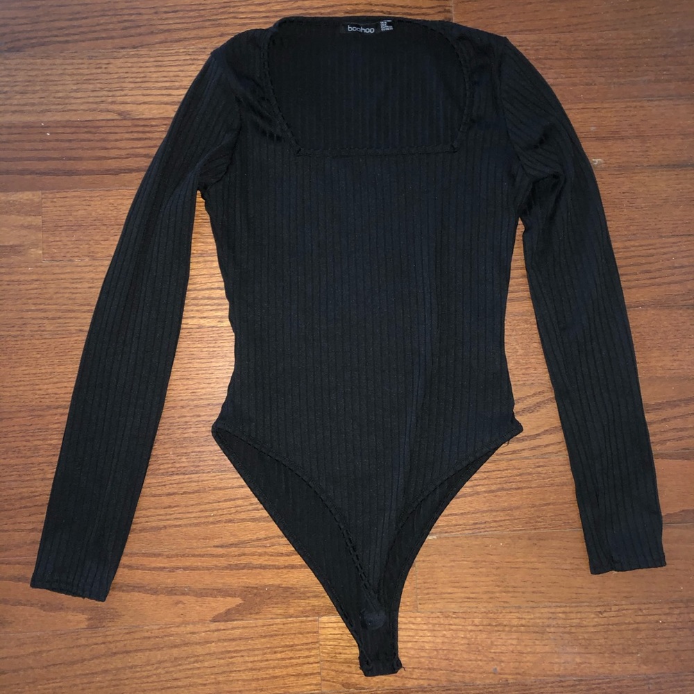 Square-neck black ribbed bodysuit